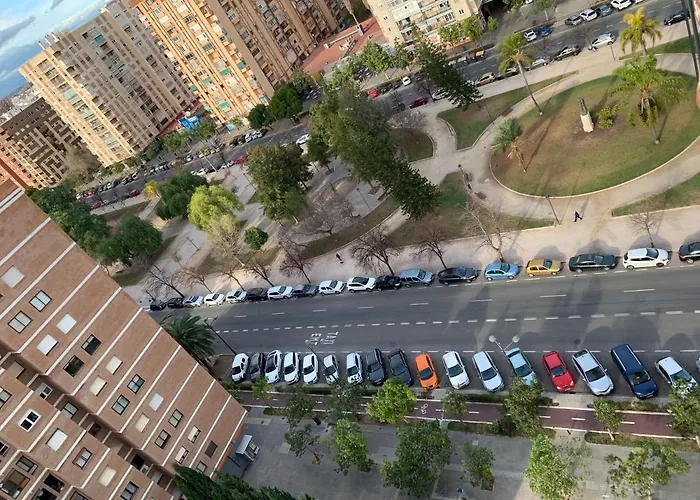Habitacion Con Cama Doble, Piso Compartido En Avenida Blasco Ibanez